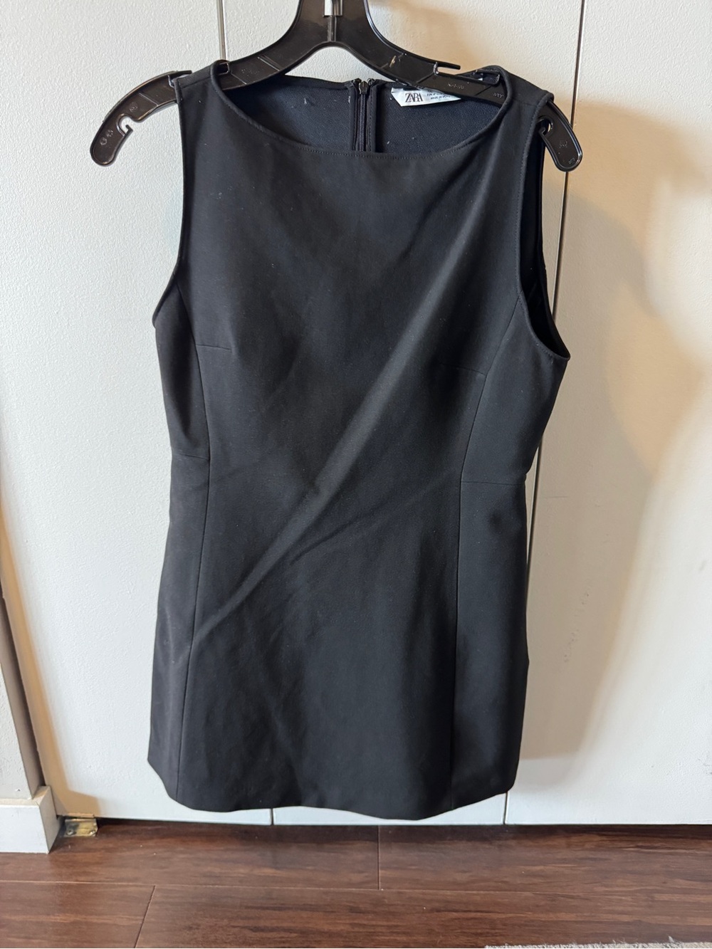 Zara Black Sleeveless Sheath Top